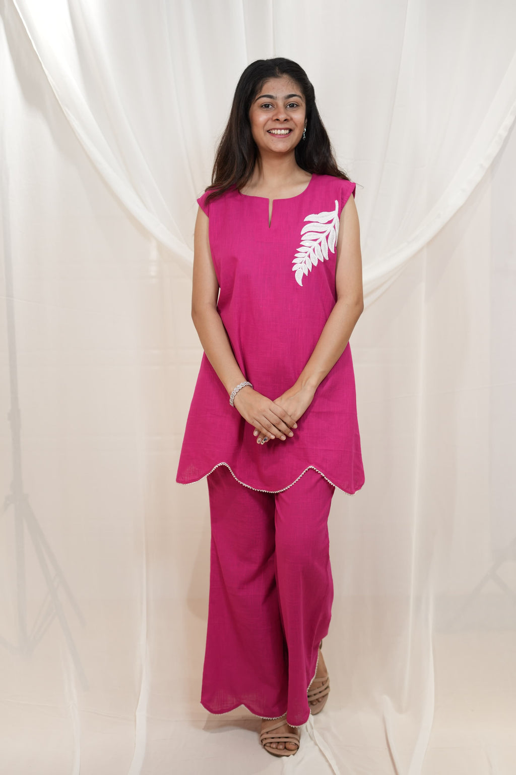 "Magenta Sleeveless Scallop Co-Ord Set with Leaf Motif"