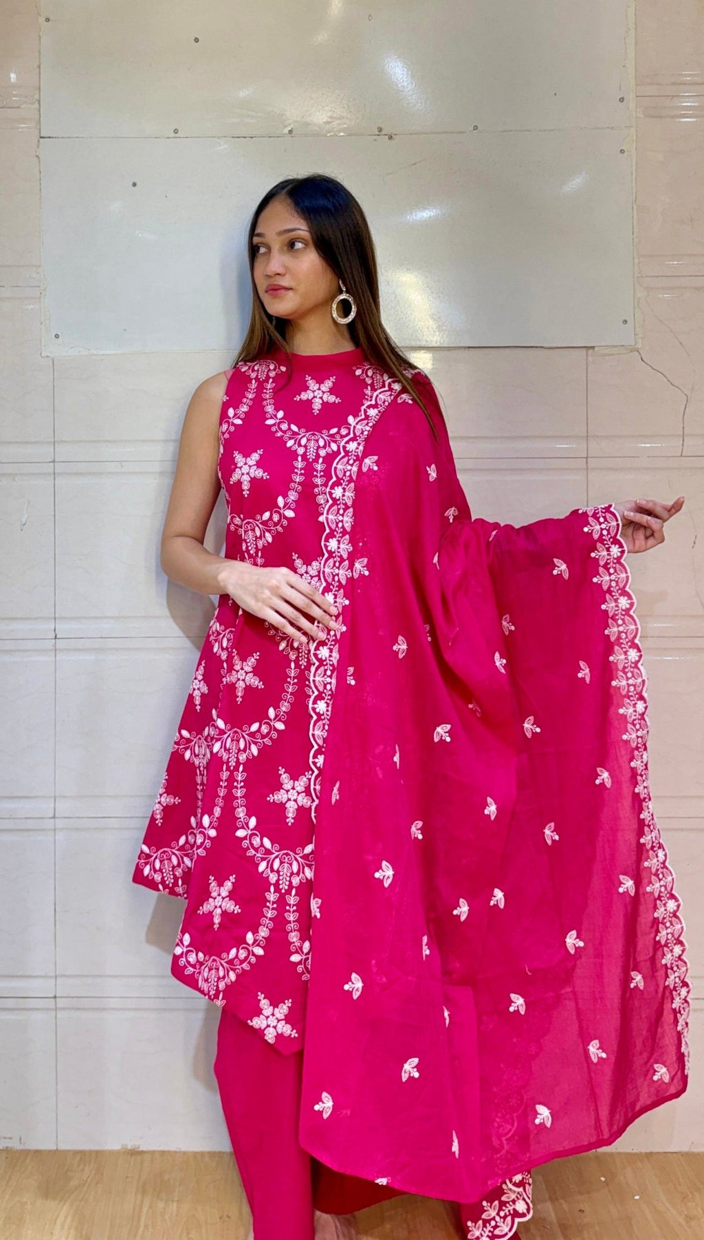 Gulabi Noor Embroidered Dupatta Set - Rever