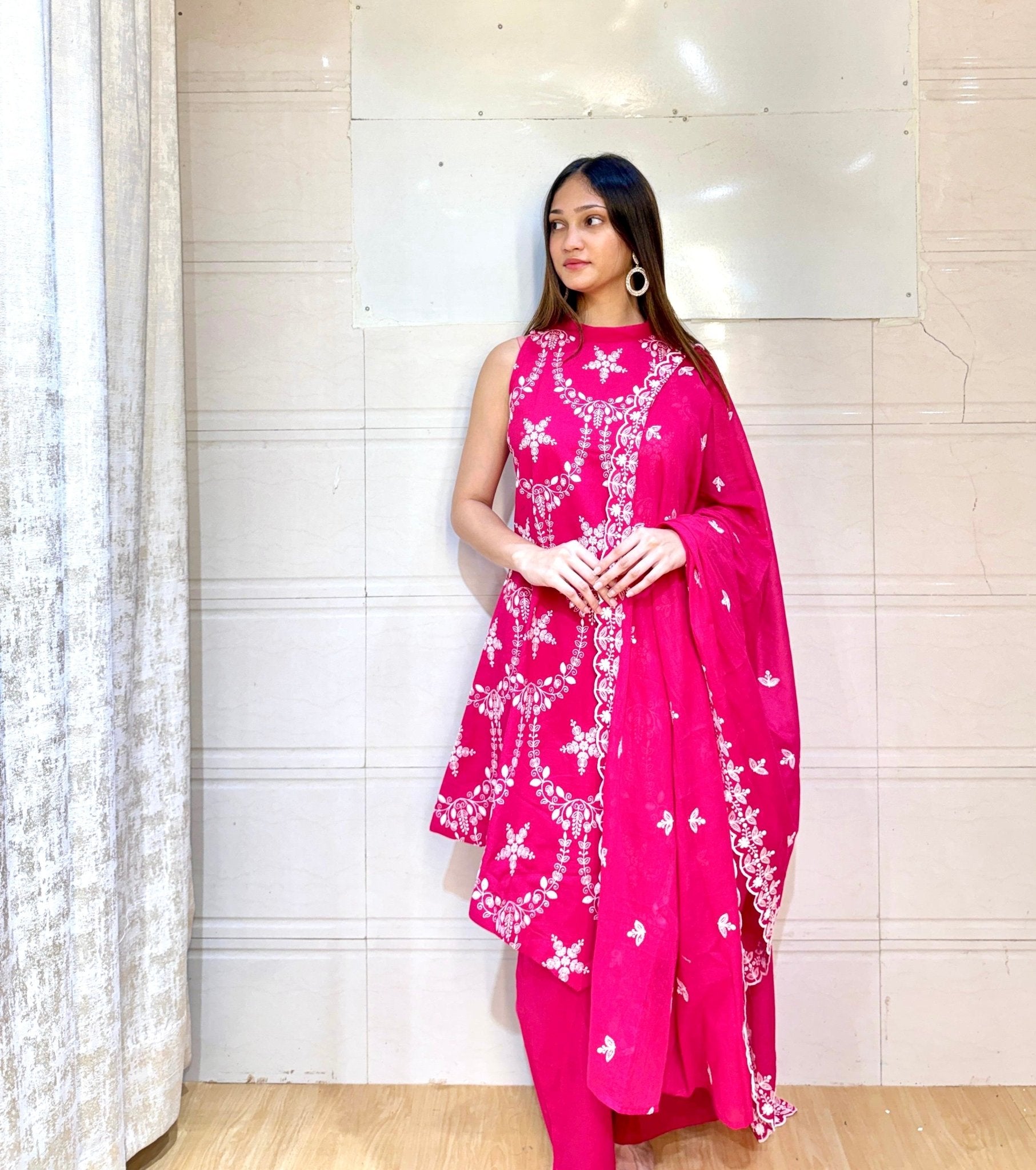 Gulabi Noor Embroidered Dupatta Set - Rever